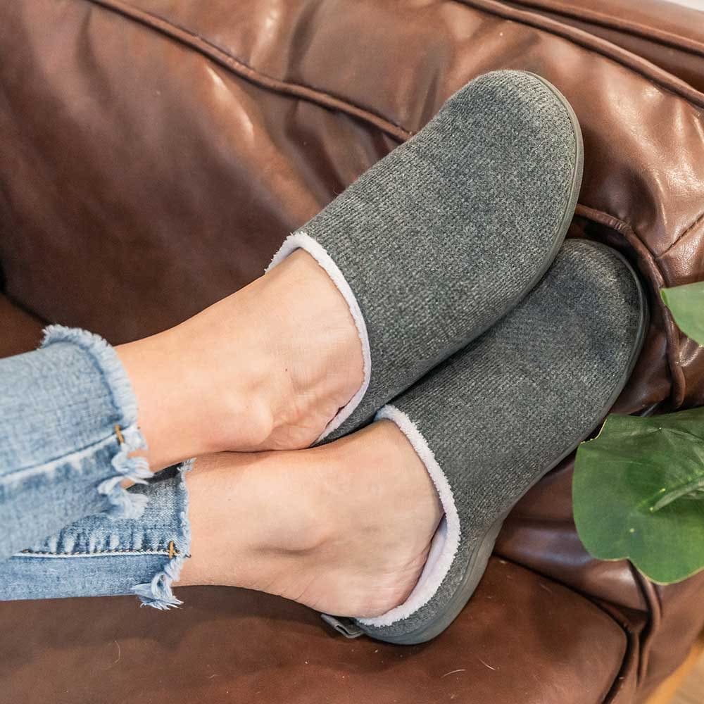 دمپایی طبی مناسب برای پاهای حساس
